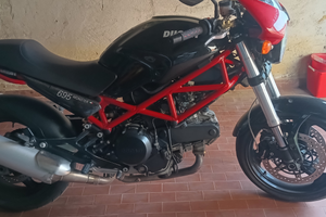 Ducati Monster 695