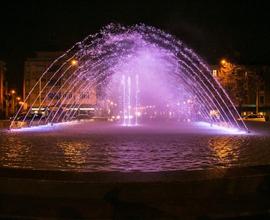 Ristrutturato, in centro, adiacenze Pizzarotti SpA