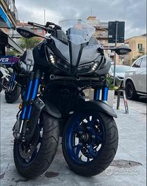 Yamaha Niken, cambio semi automatico