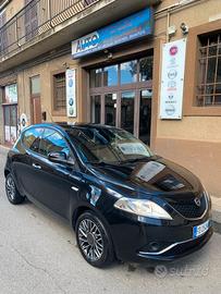 Lancia Ypsilon 1.2 69 CV 5 porte Gold