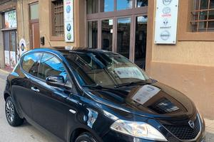 Lancia Ypsilon 1.2 69 CV 5 porte Gold