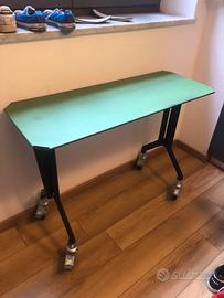 Scrivania Arco per Olivetti Sintesi