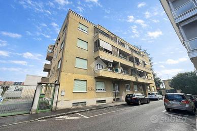 2 LOCALI A LEGNANO