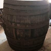 2 botti di vino in legno