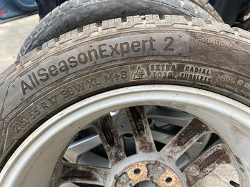 RICAMBI AUTO PNEUMATICI NISSAN JUKE INVERNALI