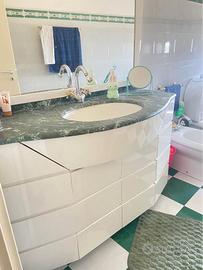 mobile bagno con specchio