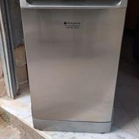 Lavastoviglie Hotpoint Ariston: slim, colore inox
