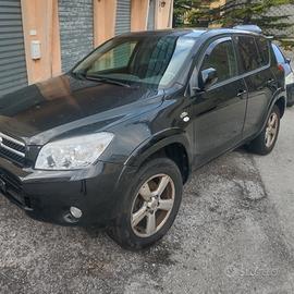 TOYOTA RAV4 2.2 D-4D 177 CV Luxury