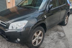 TOYOTA RAV4 2.2 D-4D 177 CV Luxury