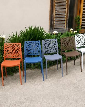 sedie in polipropilene colorate decorate