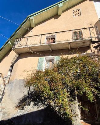 CASA SEMINDIPENDENTE A ALLEIN
