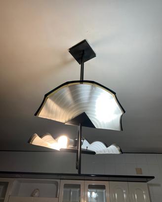 Lampadario moderno in vetro e metallo