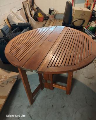 Tavolo in legno tondo da esterno