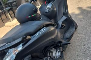 Beverly 300 HPE