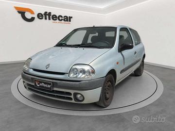 RENAULT Clio 1.2 cat 3 porte NEOPATENTATI