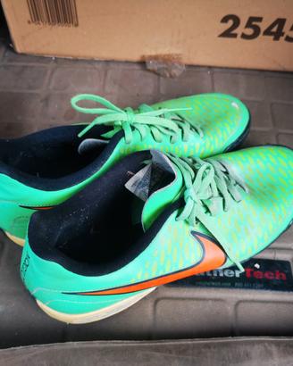 Nike Scarpe calcetto