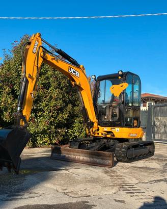 E32 Escavatore 35 q JCB 8035