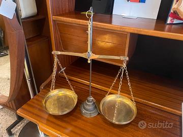 Bilancino in ottone da laboratorio anni '30