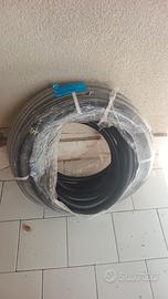 Tubo pieghevole in pvc autoestinguente.