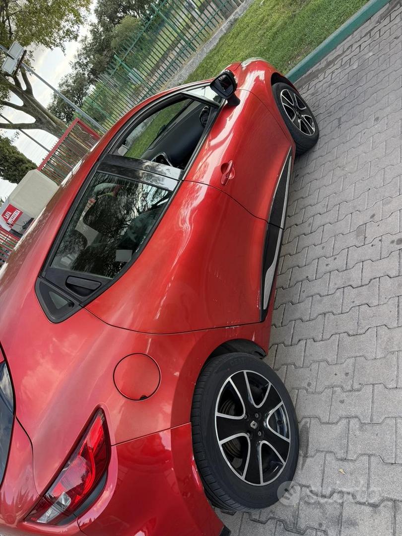 Renault Clio 2014 photo 2