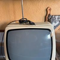 Televisore poccolo vintage anni 70-80