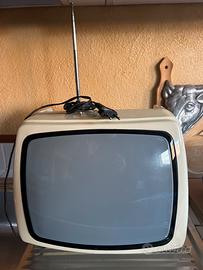 Televisore poccolo vintage anni 70-80