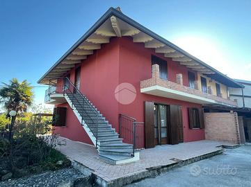 CASA SEMINDIPENDENTE A CASTELLETTO CERVO