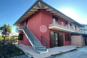 CASA SEMINDIPENDENTE A CASTELLETTO CERVO