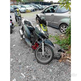 A Motore completo Honda (ciclomotori) Sh 300 2010
