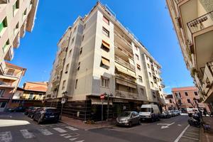 4 LOCALI A ALBENGA