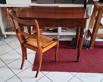 Scrittoio d'epoca con sedia 