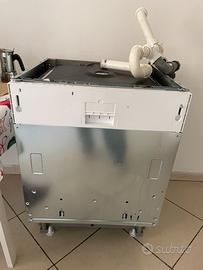 Lavastoviglie Indesit