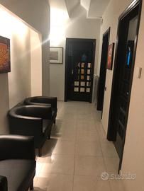 Stanza da locare per uso professionale