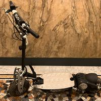 Monopattino elettrico Mach 1