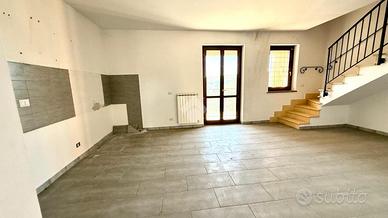 VILLA A SCHIERA A CAPENA