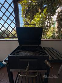Barbecue a carbone in ferro – con piano laterale