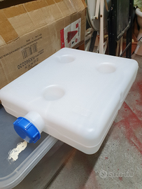 Piccolo serbatoio per camper