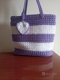 Borsa fatta a mano all'uncinetto 