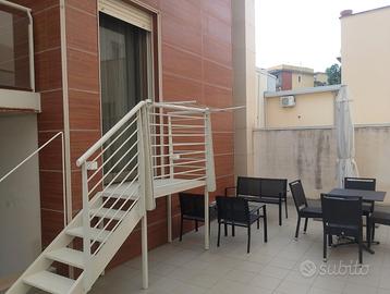 Indipendente arredato+terrazzo+garage+cantina