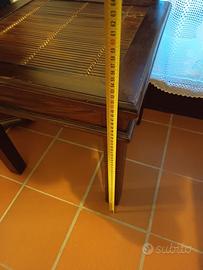 Tavolino in legno da soggiorno