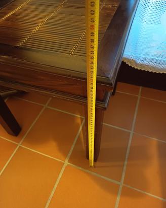Tavolino in legno da soggiorno