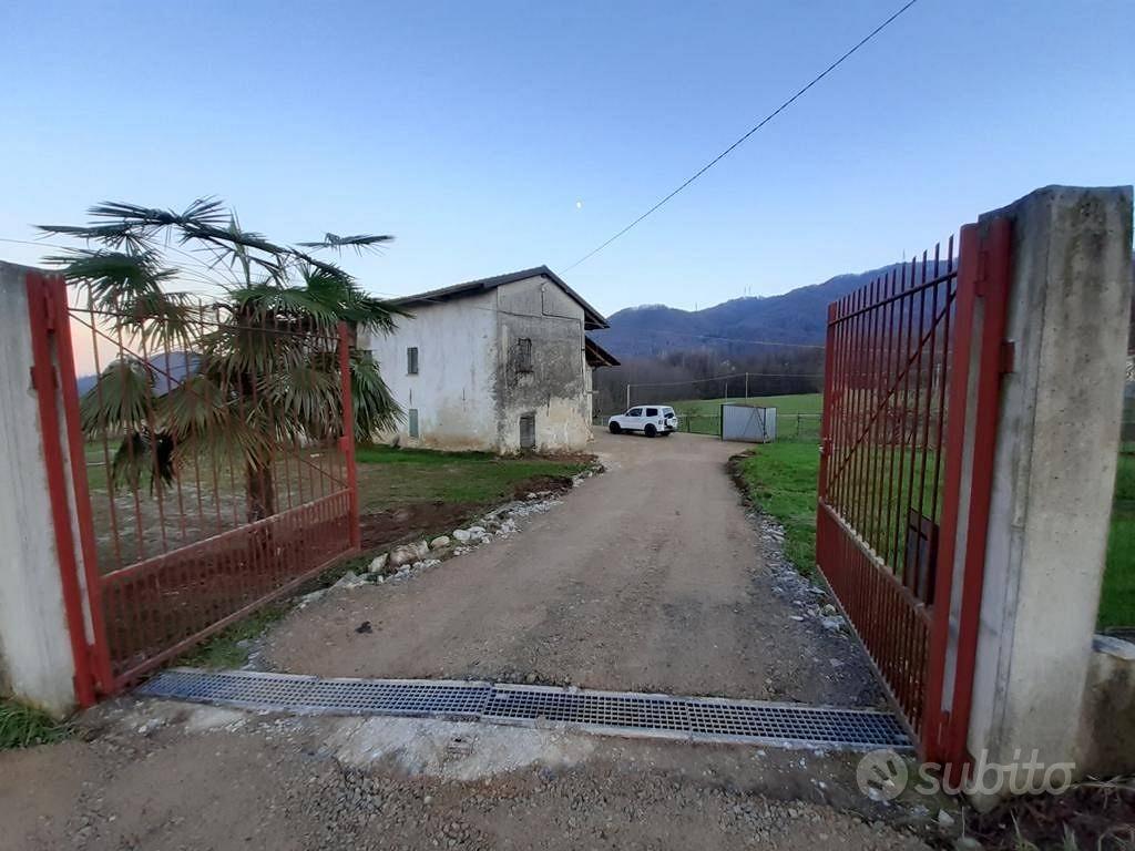 Rustico / Casale di 170 m² con più di 5 locali a P - Vista 3