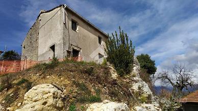 CASA DI CORTE A ARPINO