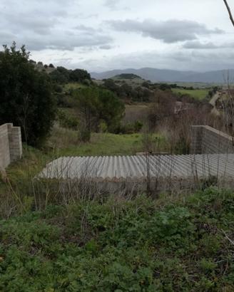 Terreno con rustico e progetto - Bulzi