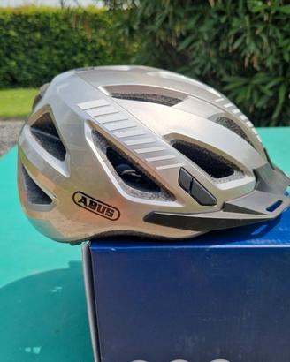Casco da bici e da monopattino marca ABUS