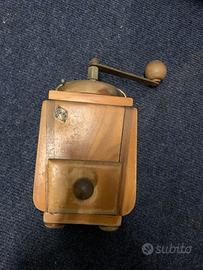 Antico macinacaffè da collezione