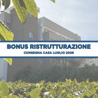 Bilocale con corte esterna a 350 m dal mare