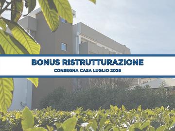 Bilocale con corte esterna a 350 m dal mare