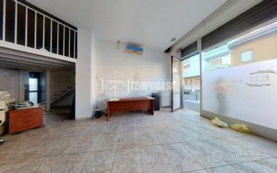 LOCALE COMMERICIALE RISTRUTTURATO CON SOPPALCO LIB