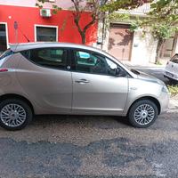 lancia Ypsilon perfetta per neo patentati 